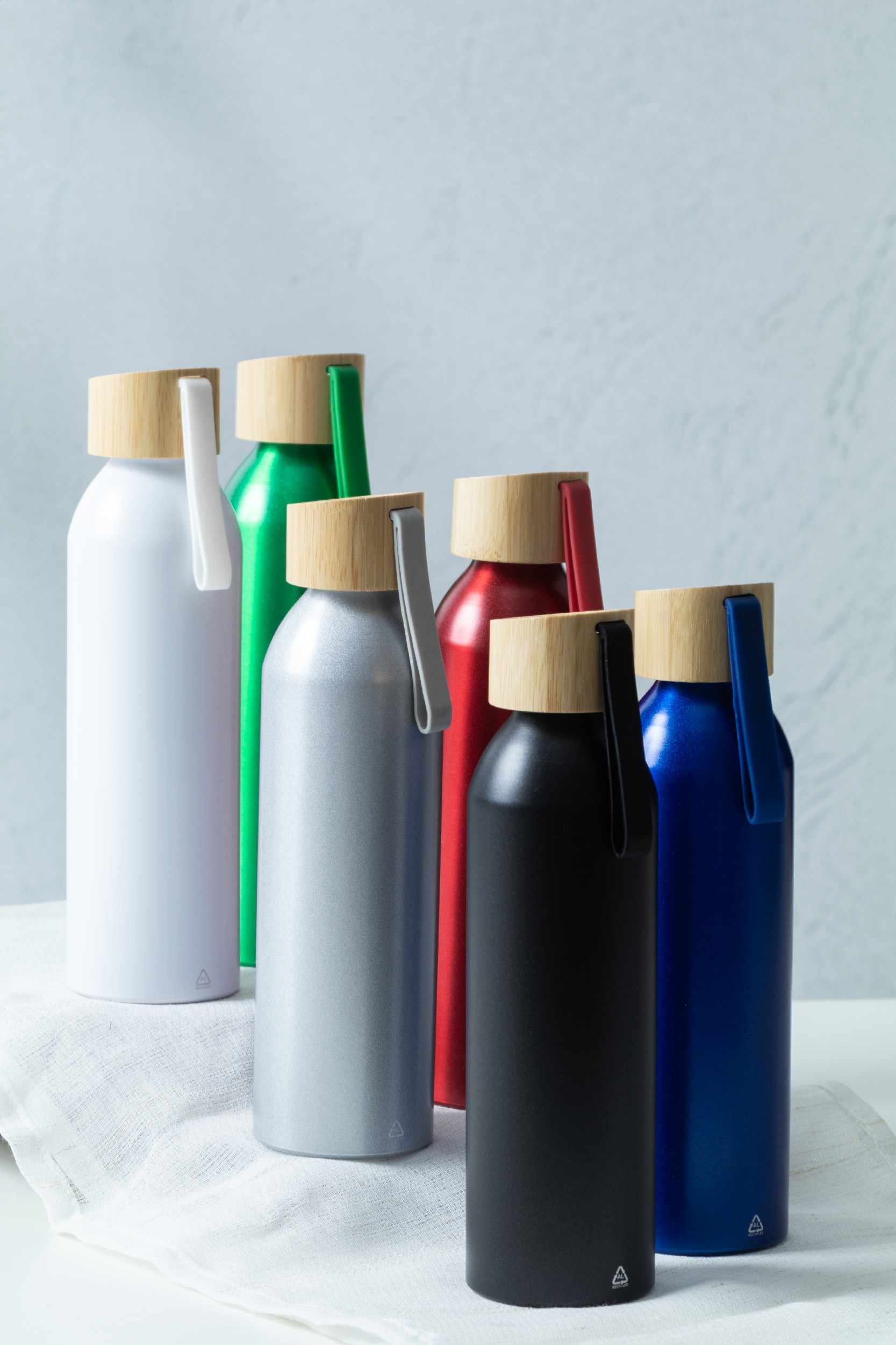 Aliumininė gertuvė su bambukiniu dangteliu, 600 ml - Image 15