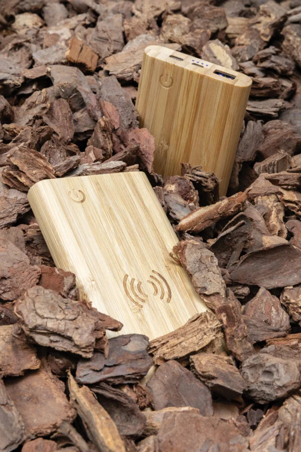 FSC®certified bamboo 8.000 mAh 5W wireless powerbank - Image 11